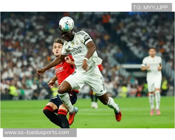 西甲战报：巴雷内切亚半场吊射建功，皇家社会3-1十人奥萨苏纳