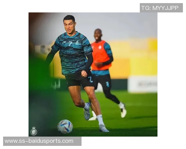 马丁内利：我必须右脚先踏上球场；会在镜前模仿C罗庆祝动作